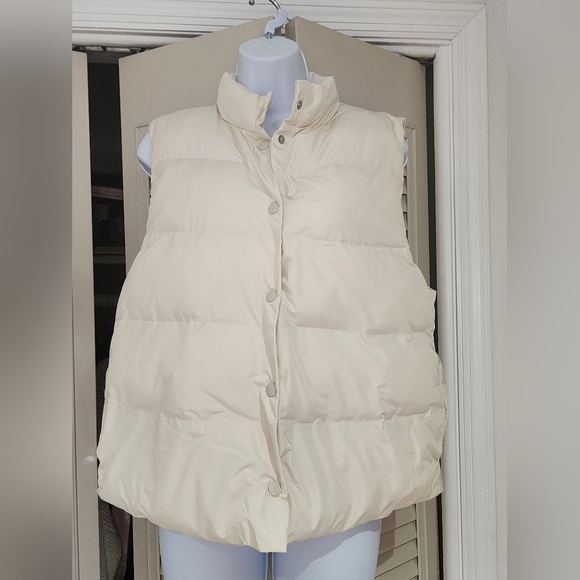 johnnie-O Lina Puffer Vest In Birch NWT M - Picture 3 of 7